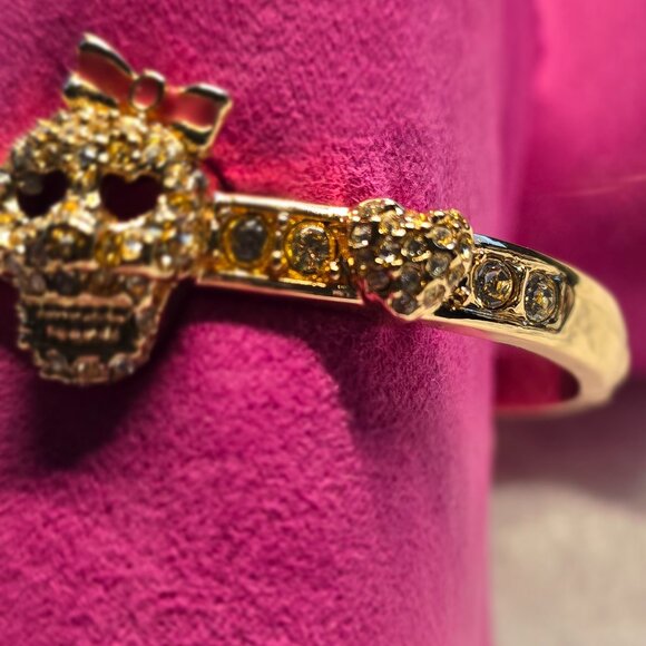 Betsey Johnson Bracelet - Picture 6 of 11